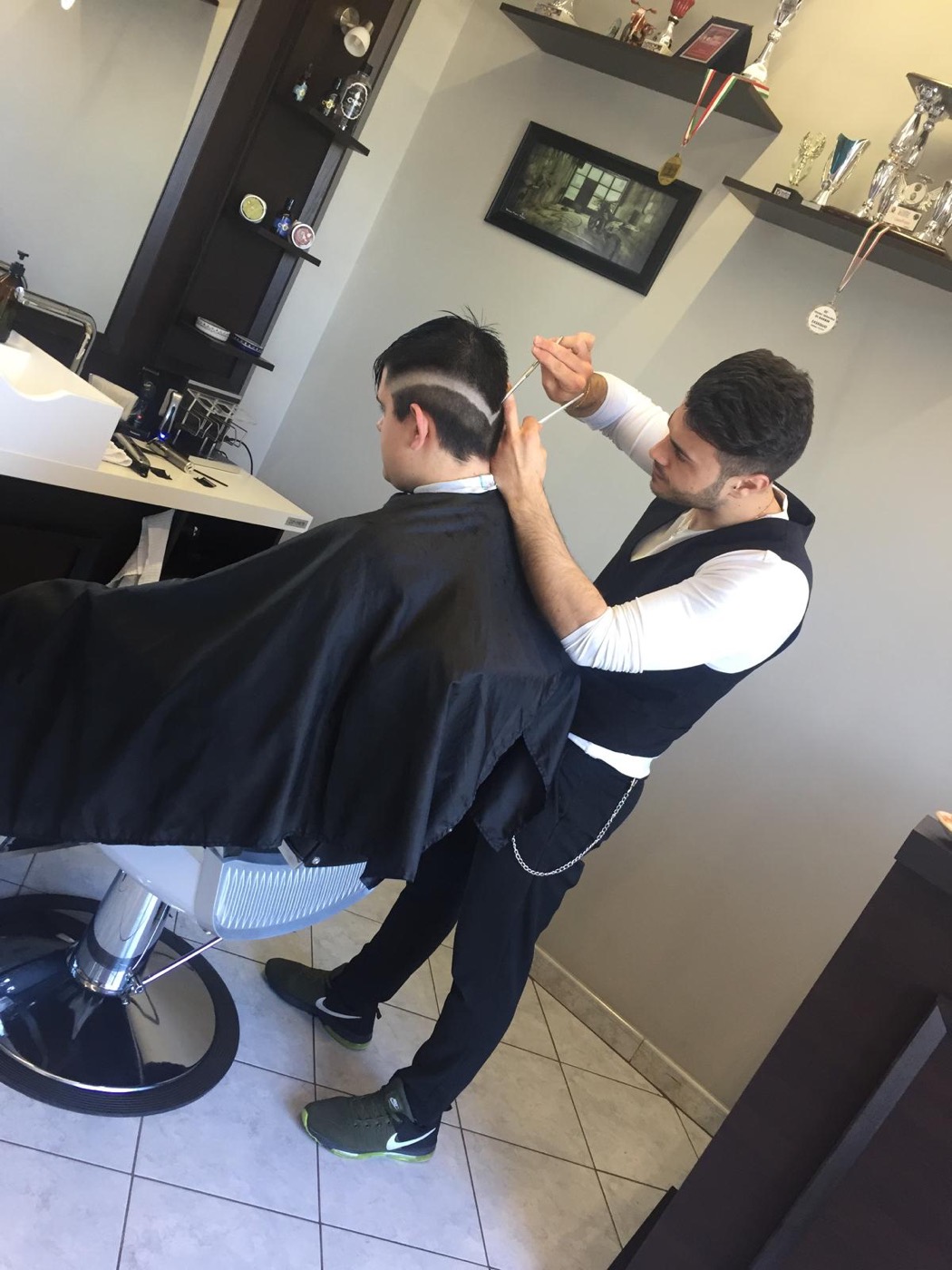 Lavoro di barberia di Peppe il Barbiere