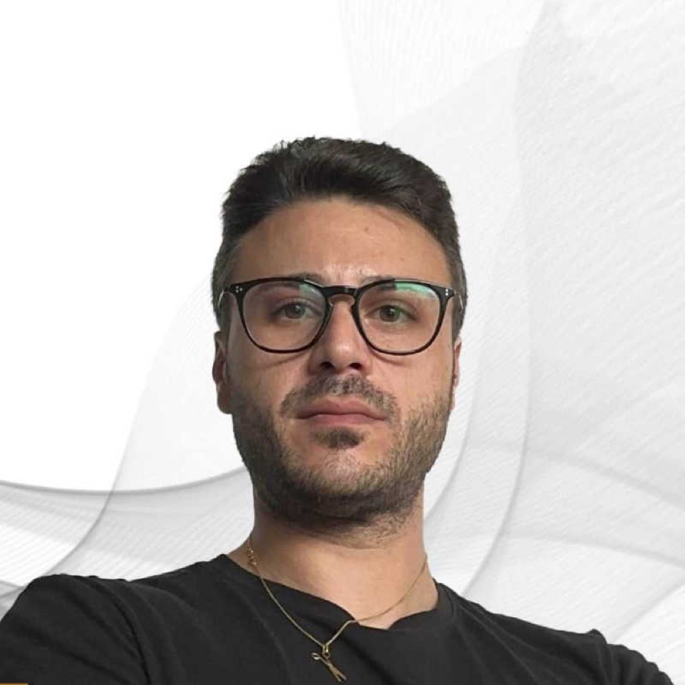 Giuseppe «Peppe» Inferrera nella sua barberia